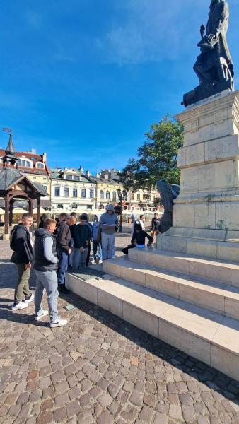 55409653913827235571932995478883850483328066n