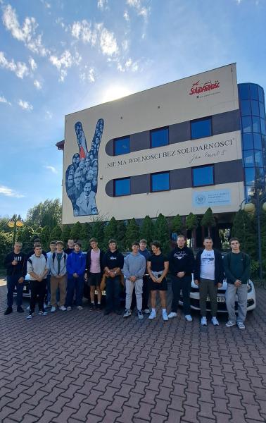 55570911713827226838600534450059353544592280n-1